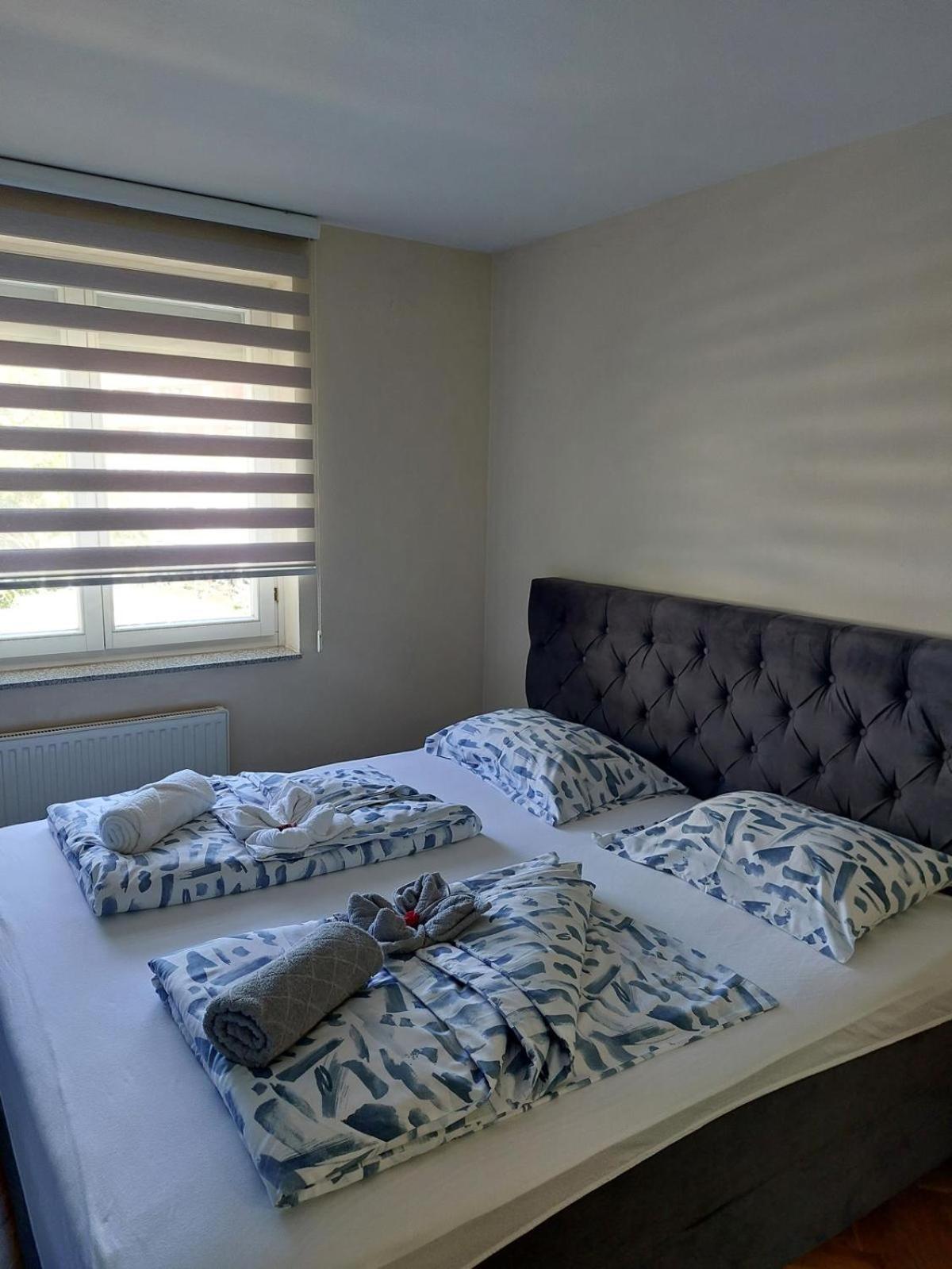 Lnb Lux Apartment Doboj Exterior photo
