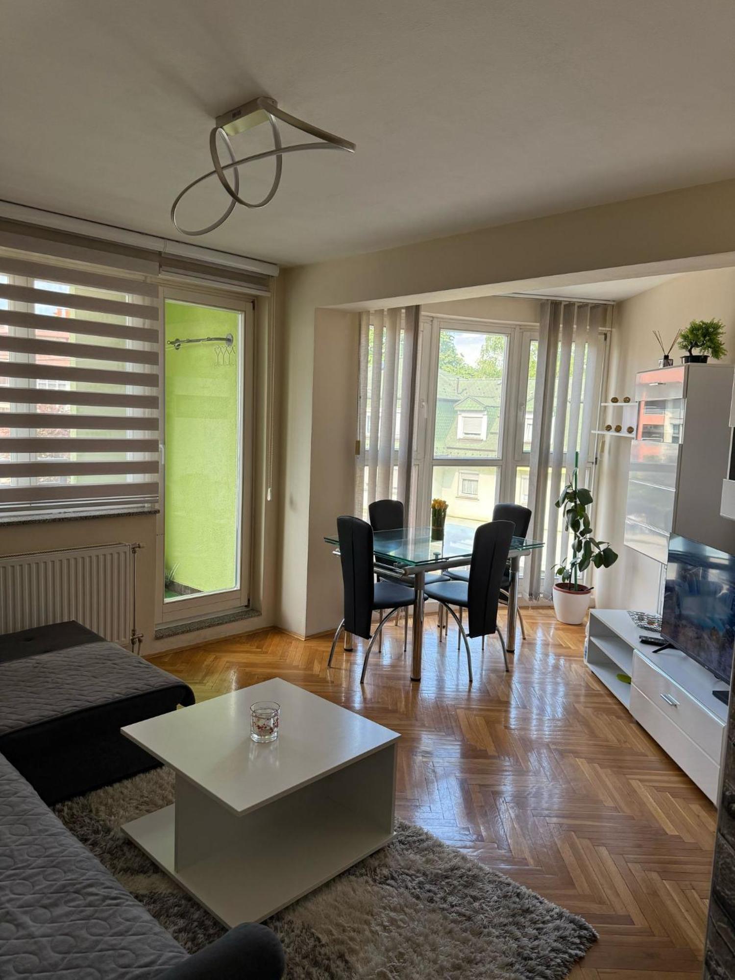 Lnb Lux Apartment Doboj Room photo
